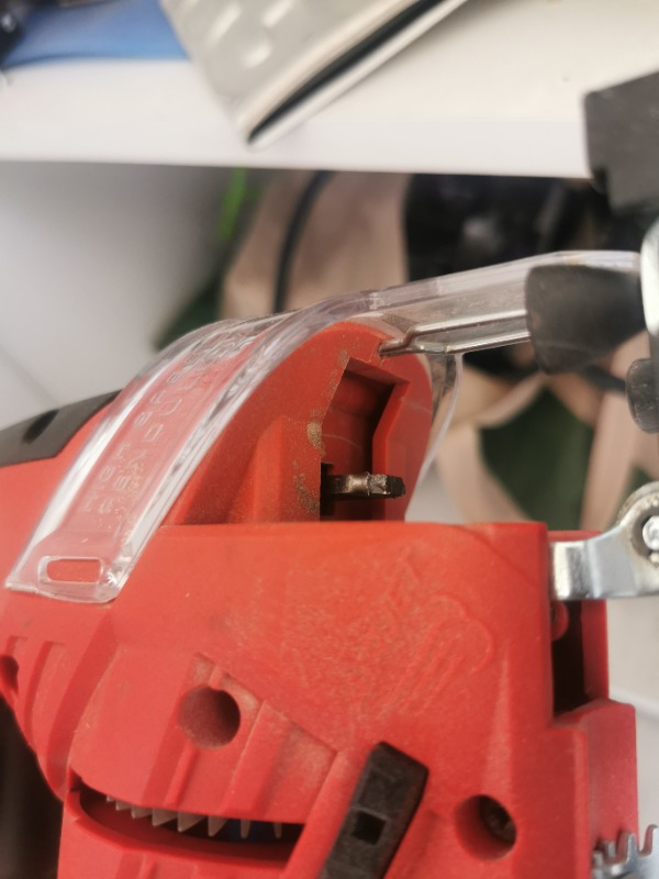 Einhell Dekupaj Testere TC-JS 85 (620 W, 20 mm kesme yüksekliği, ahşapta 85 mm, çelikte 8 mm kesim derinliği, maksimum 3000 d/d, toz üfleme fonksiyonu, paralel durdurucu) - 4321140