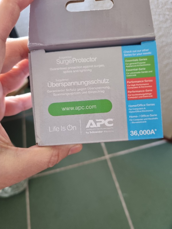 Schneider Electric APC Tekli Akım Korumalı Priz  230V PM1W-GR (Beyaz)