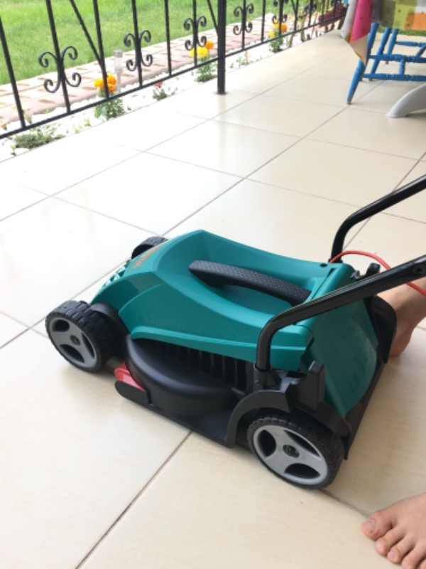 Bosch ARM 32 Çim Biçme Makinesi