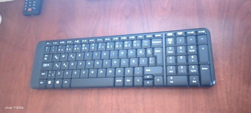 Logitech MK220 Kablosuz Türkçe Klavye Mouse Seti - Siyah