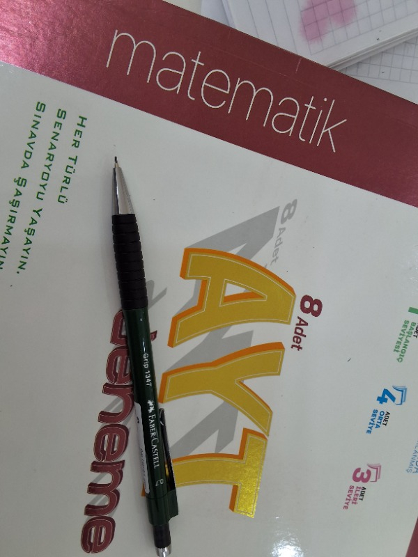 Faber-Castell Grip 1345/47 Versatil Kalem, 0.7 mm, Koyu Yeşil, Ergonomik Tutuş, Yaylı Uç, Uzun Silgi