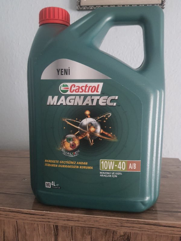 Castrol Magnatec 10W-40 A3/B4 Benzinli Araçlar için 4 Litre Motor Yağı ( Üretim Yılı: 2022 )