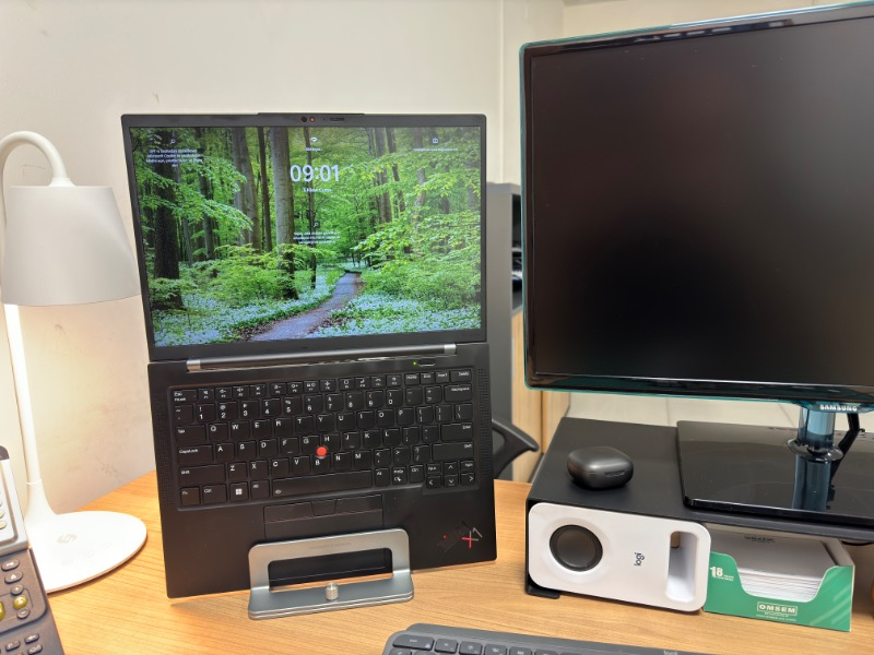 Ugreen Alüminyum Notebook Macbook Dikey Masaüstü Standı