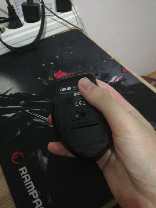 Asus WT425 Kablosuz Optik Sessiz Tıklama Özellikli Siyah Mouse