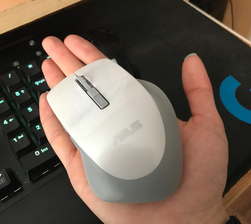 Asus WT425 Kablosuz Optik Sessiz Tıklama Özellikli Beyaz Mouse