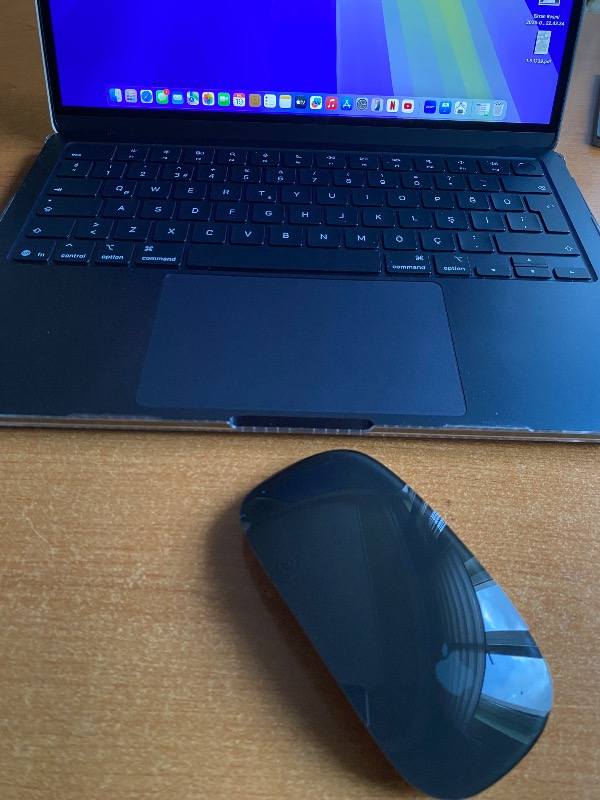 Apple Magic Mouse - Black Multi-Touch (USB‑C) Surface MXK63ZE/A