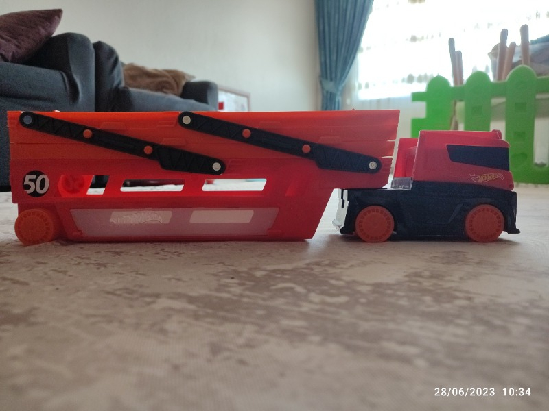 Hot Wheels Mega Tır Kırmızı GHR48