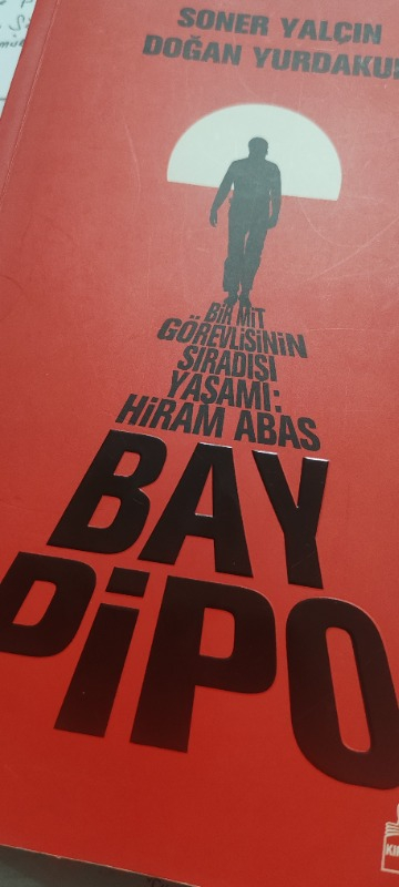 Kırmızı Kedi Yayınevi Bay Pipo