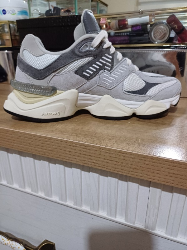 New Balance 9060 Unisex Lifestyle Sneaker U9060GRY