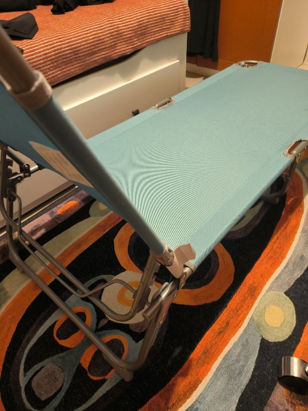 Koçtaş UO Çuraçao Şezlong Su Mavisi Polyester ve Metal Malzeme ile Taşınabilir Konforlu Tasarım