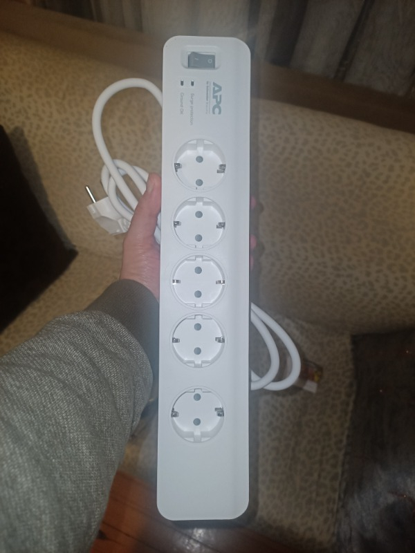 Schneider Electric APC 5'li Akım Korumalı Priz PM5-GR