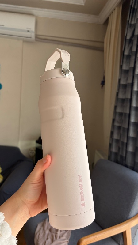 Stanley Iceflow Flip Straw Su Termosu 1.06 lt Çift Katmanlı İzolasyonlu Paslanmaz Çelik Hacim 1.6 lt