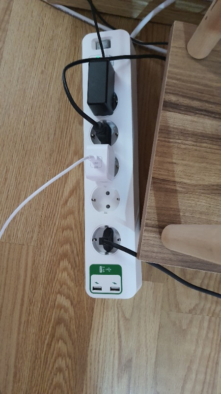 Schneider Electric APC 5'li Akım Korumalı Priz PM5-GR