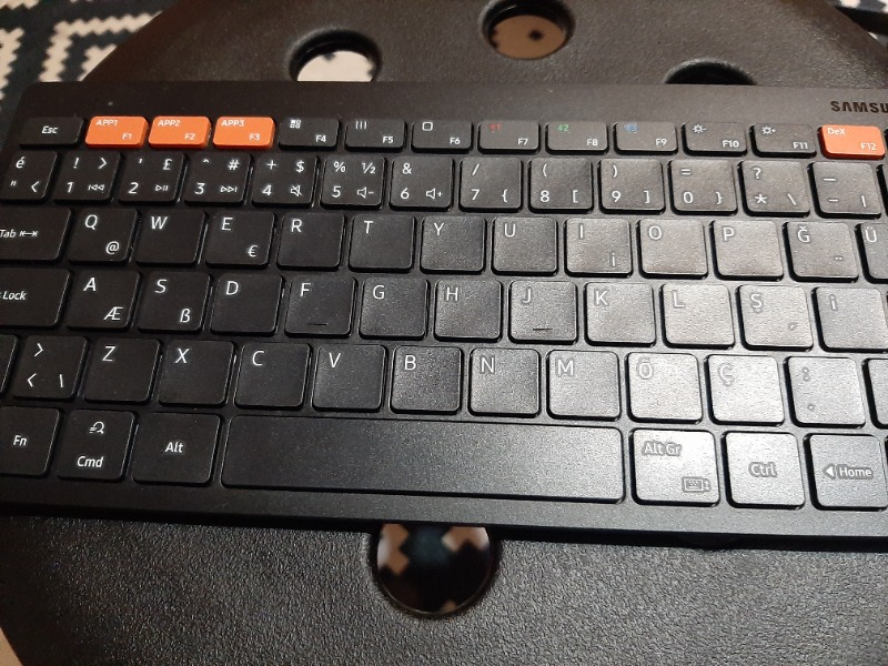 Samsung Smart Keyboard Trio 500