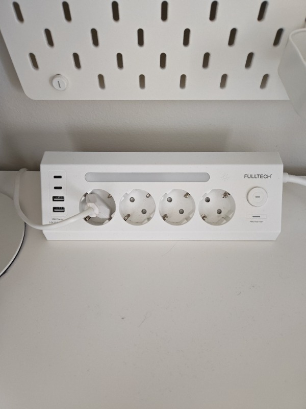 Fulltech Ftr-22 Gece Lambalı Akım Korumalı Çoklu Priz - Beyaz