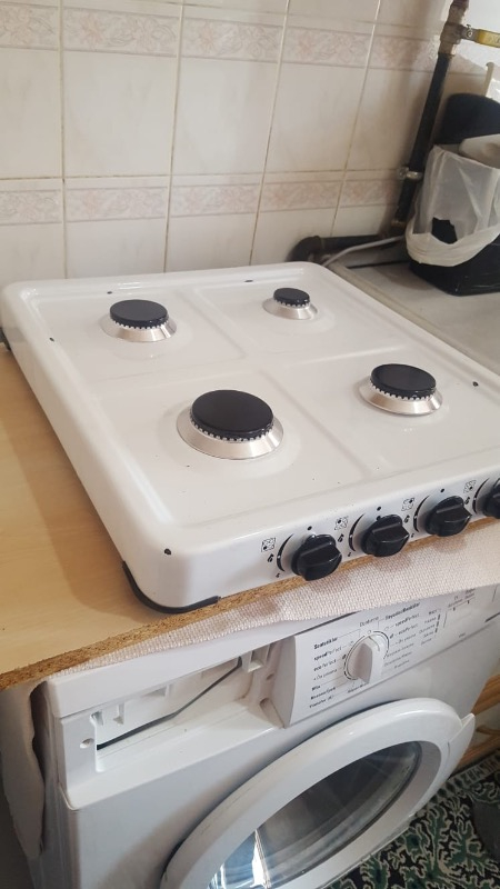 Uğur Beyaz Emaye Set Üstü 4 Gözlü Ocak Doğalgazlı