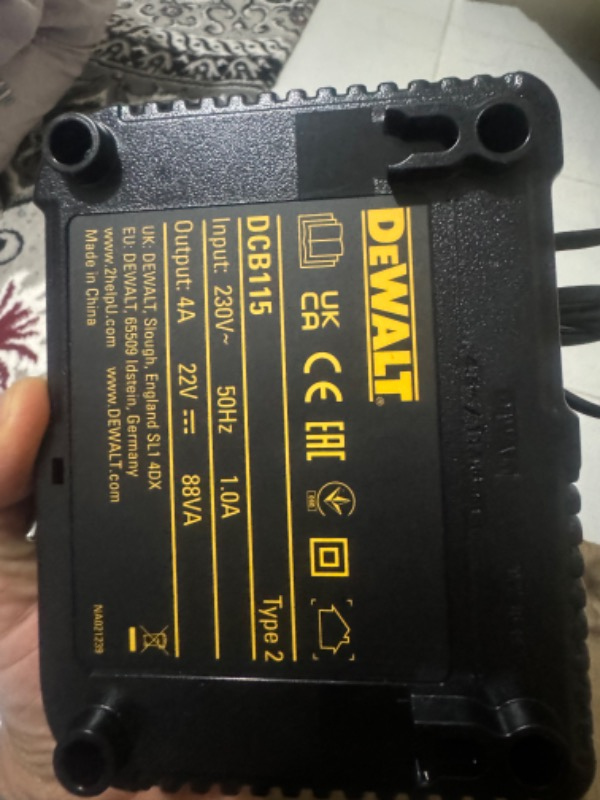 Dewalt DCB115 Sarj Cihazı
