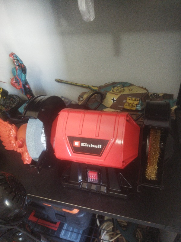Einhell Taş Motoru TC-BG 150 B (maks. 350 W, Ø150 mm taşlama diski, kıvılcım koruması, şekil düzeltme ve bileme işlemleri için uygun, K36 kalın taşlama diski ve tel fırça diski dâhil)