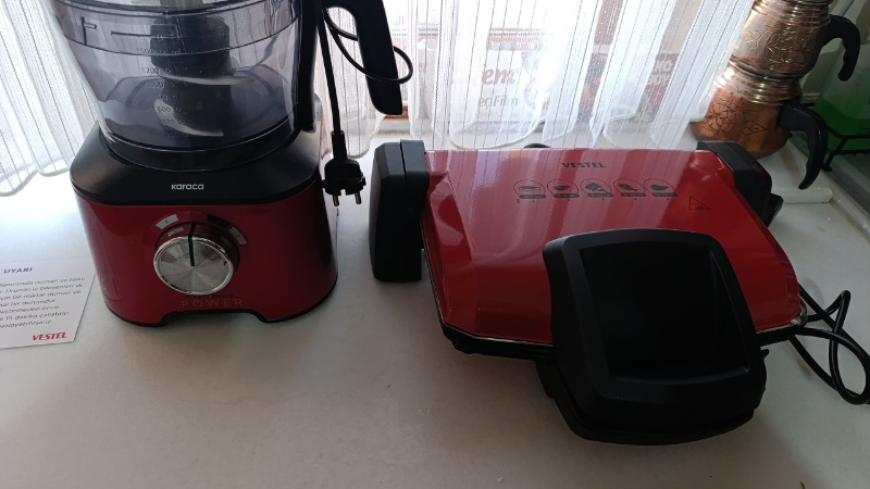 Vestel Sefa T2002 Kırmızı Tost Makinesi