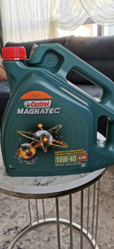 Castrol Magnatec 10W-40 A3/B4 4 Litre Motor Yağı Benzinli Araçlar ( Üretim Yılı: 2021)