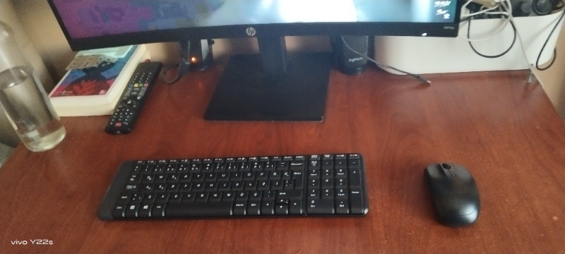 Logitech MK220 Kablosuz Türkçe Klavye Mouse Seti - Siyah