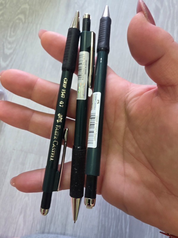 Faber-Castell Grip 1345/47 Versatil Kalem, 0.7 mm, Koyu Yeşil, Ergonomik Tutuş, Yaylı Uç, Uzun Silgi