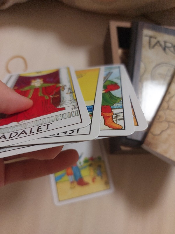 Tarot Destesi Ve Kitabı Hilal Altundal