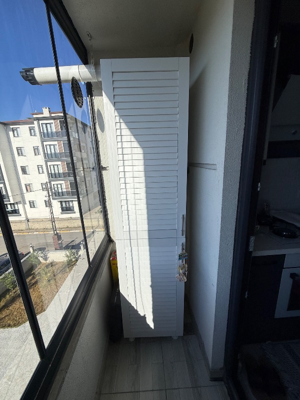 Nurcelant Kombi Dolabı 210 cm Beyaz MDF ile Modern Tasarım ve Geniş Depolama Alanı