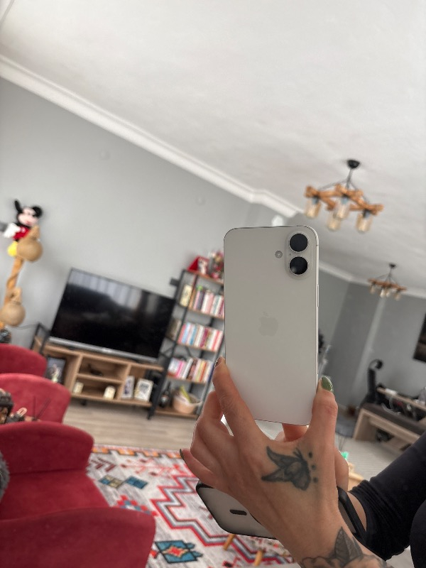 Apple iPhone 16 Plus 128GB Beyaz