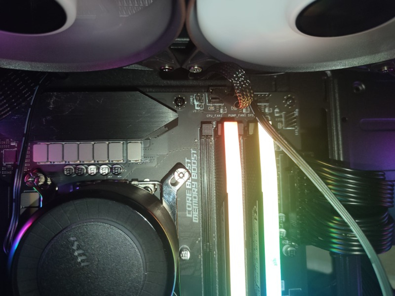 MSI MAG CORELIQUID E240 240 MM ARGB BLOCK SIVI ISLEMCI SOGUTUCUSU