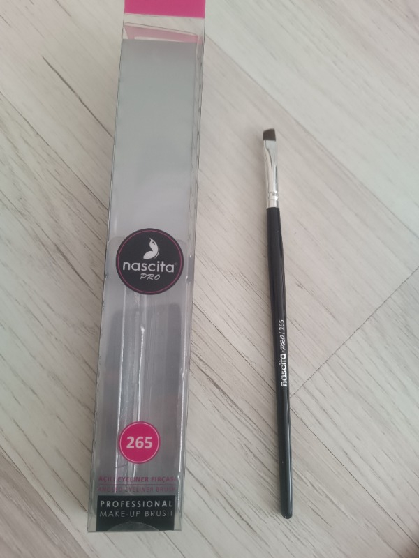 Nascita Pro Angled Eyeliner Brush - Açılı Eyeliner Fırçası