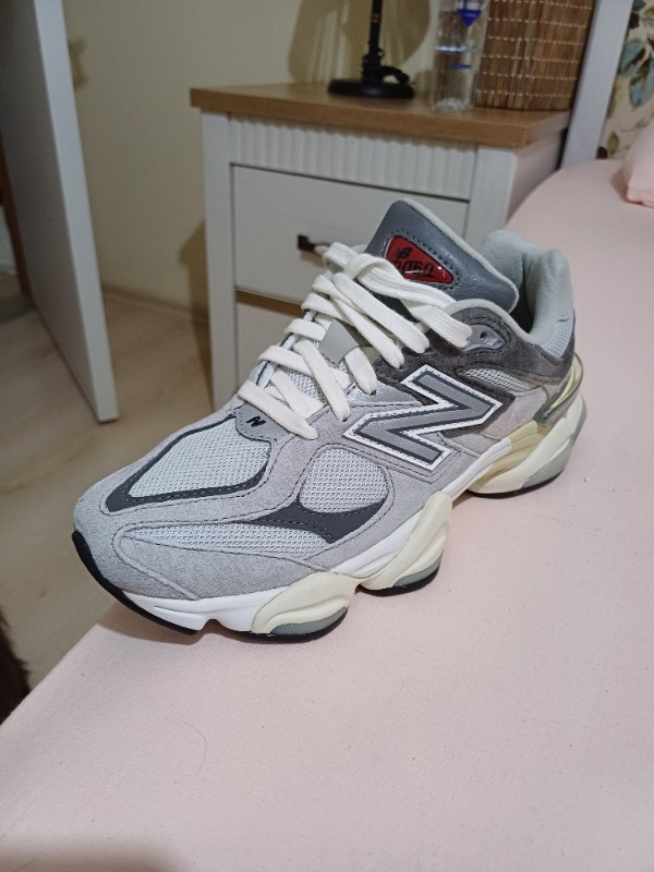 New Balance 9060 Unisex Lifestyle Sneaker U9060GRY