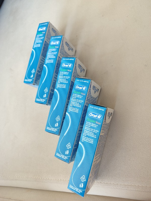 Oral-B Süper Diş İpi - Diş Teli ve Köprü Temizliği İçin Sert Uçlu, Süngerimsi ve Normal İp, 50 Adet
