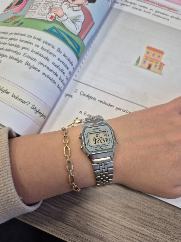 Casio LA680WA-7DF Digital Kadın Kol Saati