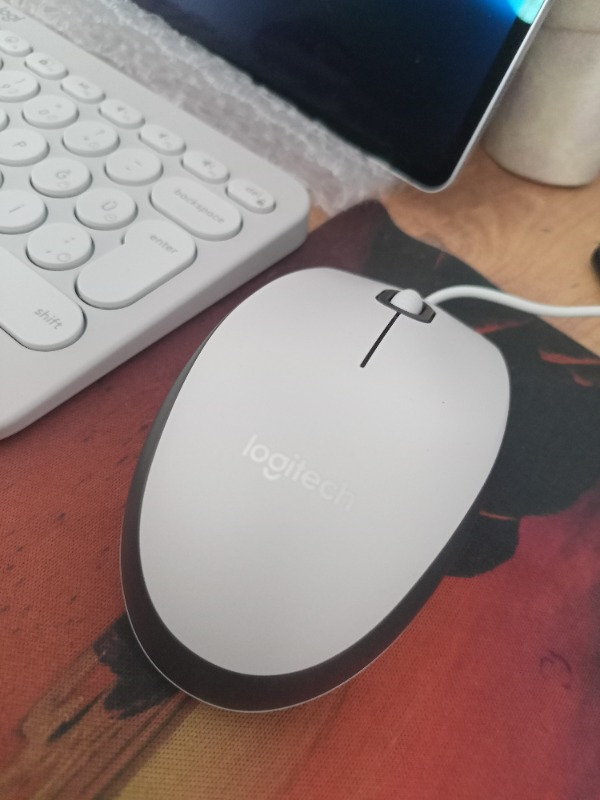 Logitech M100 Beyaz Kablolu Mouse - 910-006764