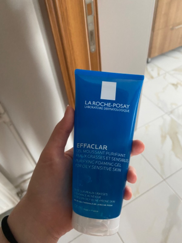 La Roche-Posay Effaclar Yüz Temizleme Jeli Yağlı/Akneye Eğilim Gösteren Ciltler Siyah Nokta Karşıtı 200ml