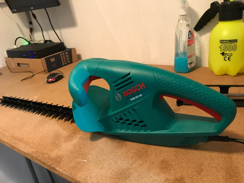 Bosch Ahs 45-16 420W Çit Kesme Makinası