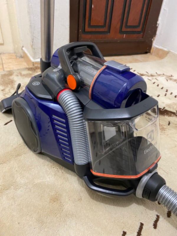 Electrolux EUFC81DB Ultra Flex 650 W Toz Torbasız Elektrikli Süpürge