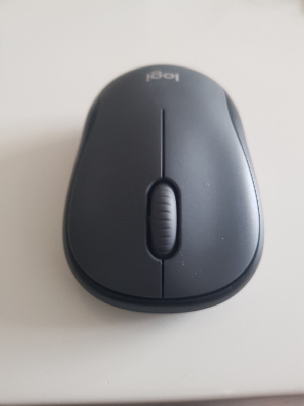 Logitech M220 Sessiz Kompakt Kablosuz Mouse - Siyah