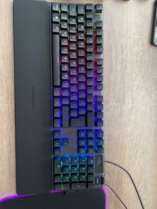 SteelSeries Apex 5 Hibrit Mekanik Gaming Klavye