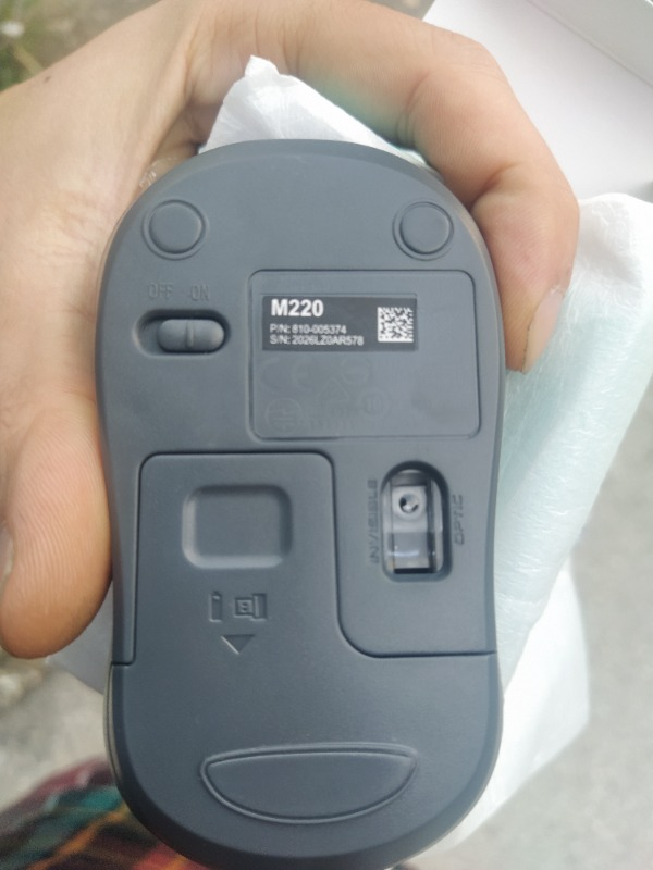 Logitech M220 Sessiz Kompakt Kablosuz Mouse - Siyah