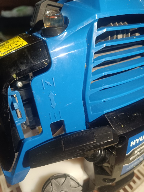 Hyundai HYX65 Pro Motorlu Yan Tip Tırpan 62CC
