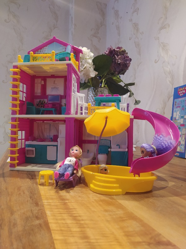 Lola#nın Tatil Evi