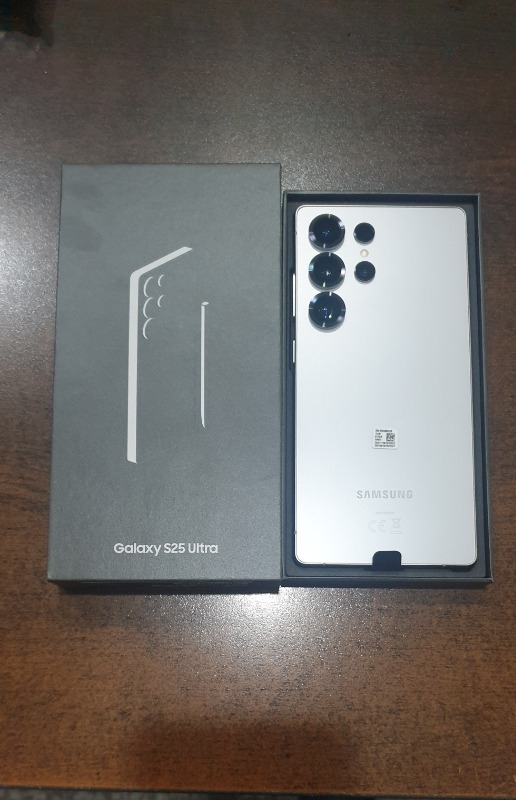 Samsung Galaxy S25 Ultra 512 GB 12 GB Ram (Samsung Türkiye Garantili) Gümüş Titanyum