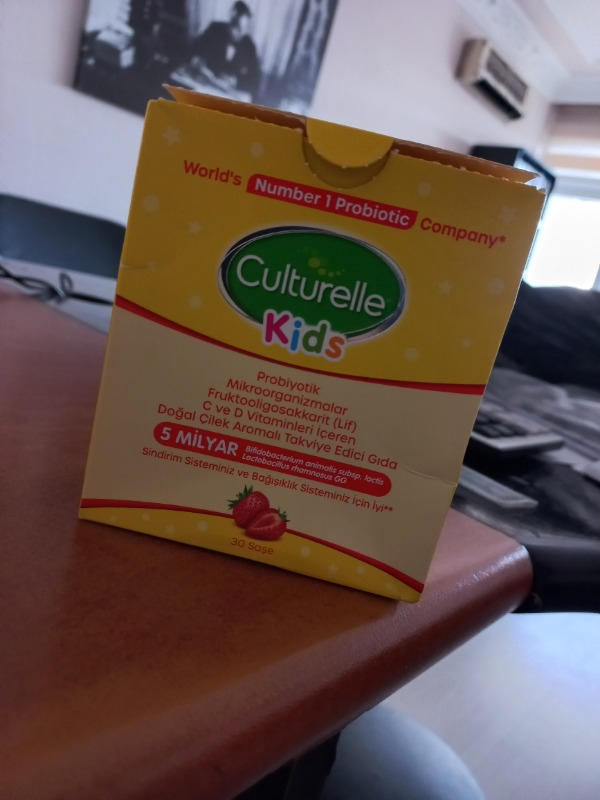 Culturelle Probiyotik 30 Saşe, 5 Milyar Probiyotik, C ve D Vitamini, Yüksek Lif, Doğal Çilek Aromalı, Çocuk ve Yetişkin, Kolay kullanım