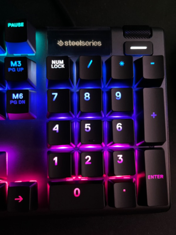 SteelSeries Apex 5 Hibrit Mekanik Gaming Klavye