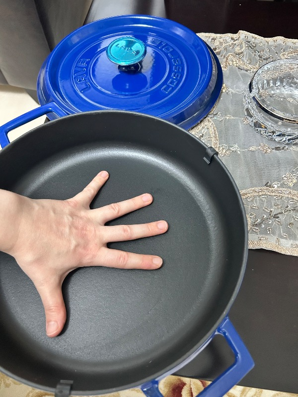 Lava Döküm Çok Amaçlı Yayvan Tencere 28 cm Mavi 3 Kat Emaye Kaplama ile Dayanıklı Kullanım