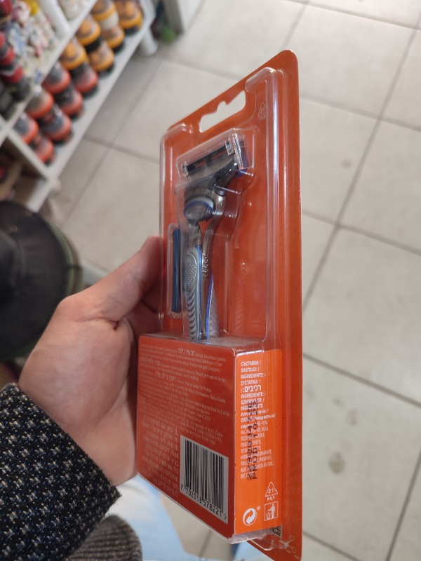 Gillette Fusion Start Tıraş Makinesi + 2 Yedek Tıraş Bıçağı