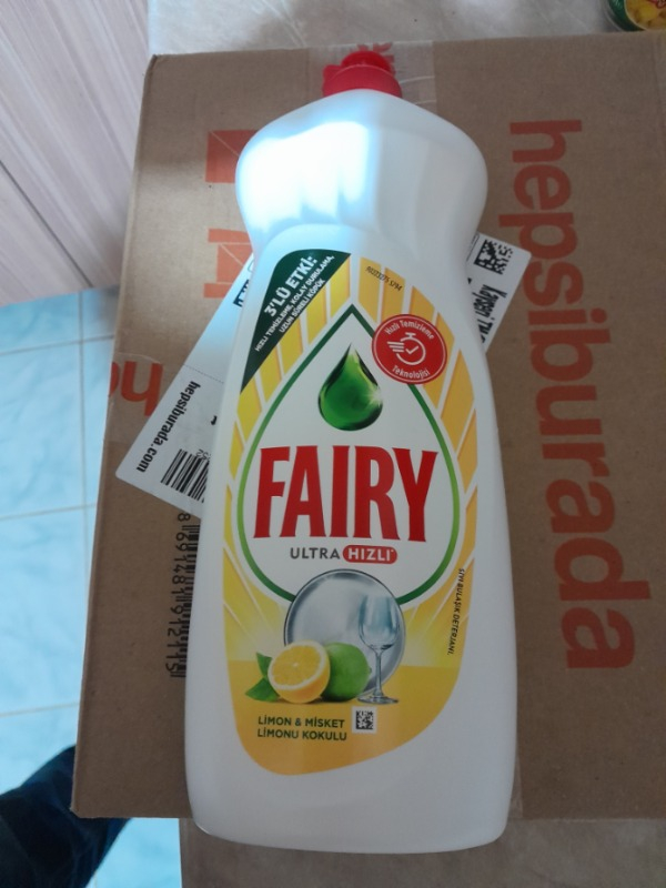 Fairy 650 ml Sıvı Bulaşık Deterjanı Limon