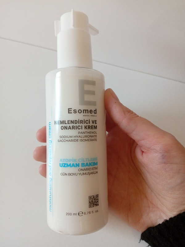 Esomed Nemlendirici ve Onarıcı Krem – Hyaluronik Asit + Shea Yağı + Panthenol ile Yoğun Nem ve Bakım 200ml